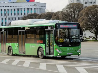  Казахстанцы стали чаще ездить на автобусах и такси 