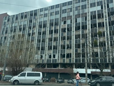 Потенциал под бизнес-центр: в Киеве выставили на продажу большое нежилое здание