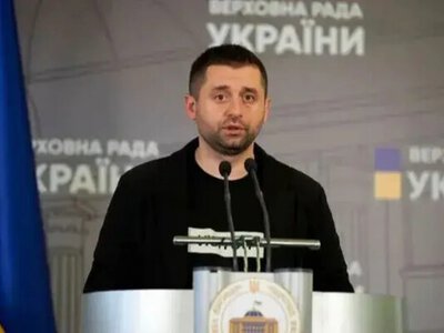 Фракция Слуга народа поддержала кандидатуры Хмары и Сыбиги - Арахамия
