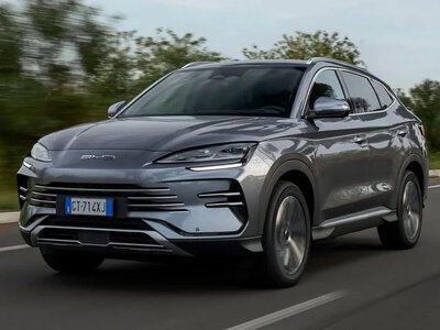 Украинцы вдвое сократили покупку автомобилей из Китая, но каждый второй - электромобиль