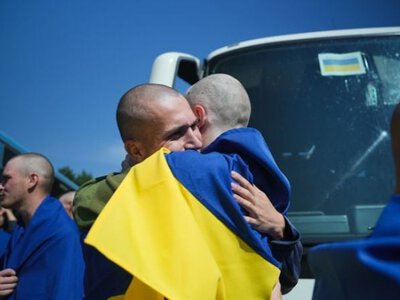 Домой вернулись 103 защитника: состоялся 77-й обмен военнопленными между Украиной и РФ
