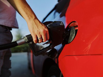 В Москве сети АЗС ввели ограничения на продажу топлива