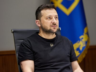 Зеленский ввел санкции против мультсериала Маша и Медведь