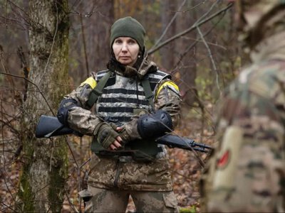 Женщины должны служить: Резников предлагает мобилизовать украинок как в Израиле
