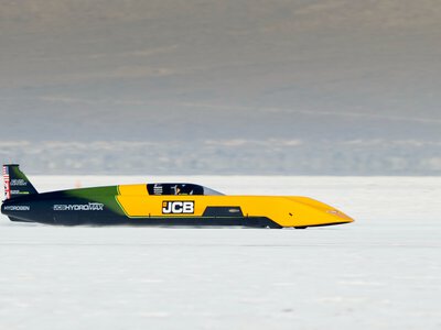 Водневий автомобіль розігнали до понад 650 км/год: встановлено новий рекорд швидкості