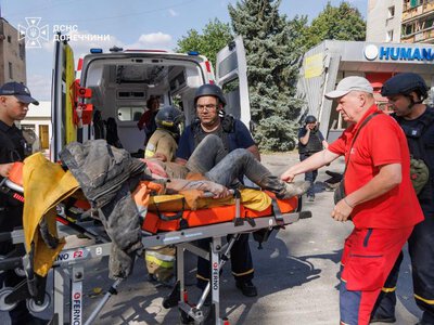 Массированный авиаудар по центру Краматорска: из-под завалов спасли женщину