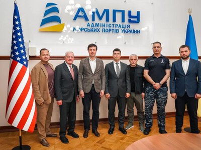 Кит Келлог прибыл в Украину с визитом и посетил Одесский порт