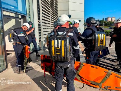 Зеленский назвал удар по ТЦ в Кривом Роге терактом и призвал мир усилить давление на Россию