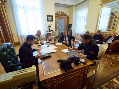 Зеленский провел почти двухчасовую беседу с Макроном: стороны договорились об ускорении поставок оружия