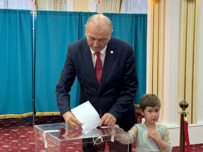  «Все изменения должны приносить пользу простым гражданам» — Марат Башимов проголосовал на выборах 