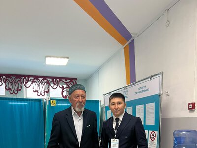 Выборы в Курултай: первые избиратели проголосовали на своих участках в Астане