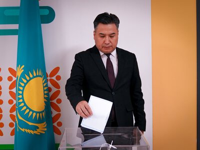 Министр труда и социальной защиты населения РК проголосовал на выборах депутатов Құрылтай