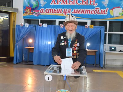 Еңбек ардагері Өркен Абдреев Құрылтай сайлауында дауыс берді