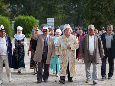  Более 100 соседей одновременно пришли голосовать в Шенгельды 