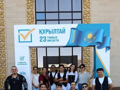 АРТИСТЫ ЦИРКА ВСТРЕТИЛИ ИЗБИРАТЕЛЕЙ