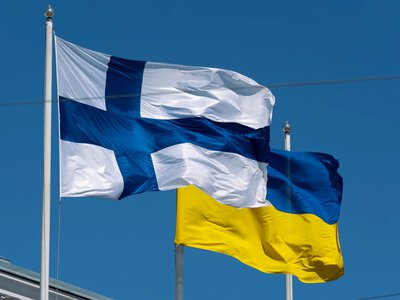 Украина и Финляндия договорились о совместном производстве дронов и наземных роботов