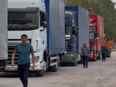  С рейса — на выборы: дальнобойщики прибыли на избирательный участок в Алматинской области 