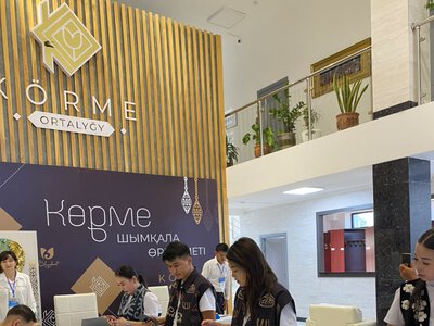 В ШЫМКЕНТЕ МОЛОДЕЖЬ ПРИШЛА НА ИЗБИРАТЕЛЬНЫЕ УЧАСТКИ В НАЦИОНАЛЬНОЙ ОДЕЖДЕ
