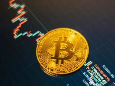Биткойн поднялся до $80 тысяч на фоне опасений мирового долгового кризиса