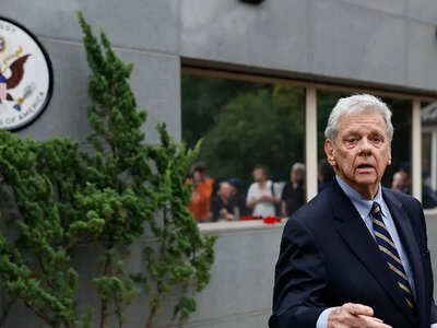 Спецпосланник Трампа наладил контакт с Лукашенко с помощью водки, — NYT