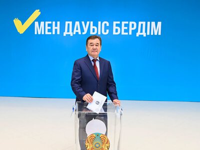 Аймақ басшысы Құрылтай сайлауында дауыс берді