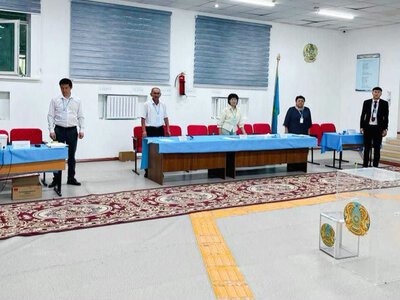 КУРУЛТАЙ: В ТУРКЕСТАНСКОЙ ОБЛАСТИ НАЧАЛИ РАБОТУ ОКОЛО 1 ТЫСЯЧИ ИЗБИРАТЕЛЬНЫХ УЧАСТКОВ
