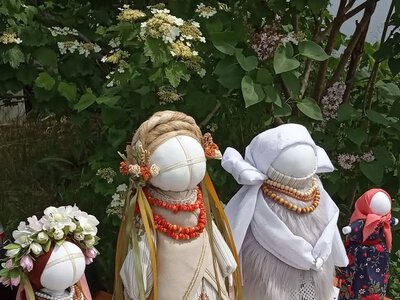 Ляльки запорізької майстрині розповідають світу історію України