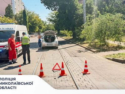 Nissan сбил женщину в центре Николаева: пострадавшую госпитализировали