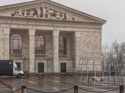 Драмтеатр в Мариуполе стал декорацией для пропаганды рф: Лубинец обратился к международным организациям