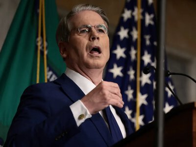 Бессент не ответил, готовы ли США ввести санкции против китайских банков