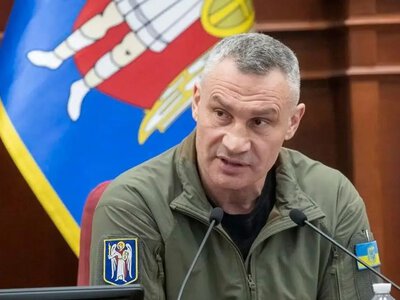 Мэр Кличко к Дню Независимости обновил свой челлендж с подтягиваниями