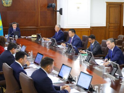  Бектенов: По итогам года рост экономики Казахстана должен составить не менее 5% 