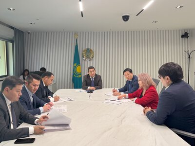 Айдарбек Сапаров провел прием граждан
