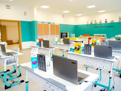 В 2,6 тыс. малокомплектных школ Казахстана поэтапно внедрят технологии ИИ