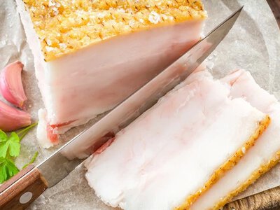 Какое сало не стоит покупать: пять признаков опасного продукта