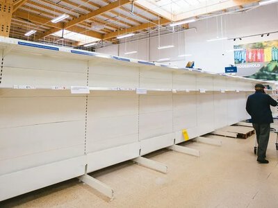 Пустые полки и новые цены: какие товары и бытовая техника оказались под угрозой из-за обстрелов складов