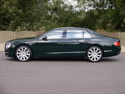 Bentley із пробігом лише 16 тисяч миль показав 24% здоров’я акумулятора: чому малий пробіг не гарантує справність
