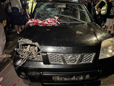 В Тернополе группа людей атаковала автомобиль ТЦК: есть пострадавшие