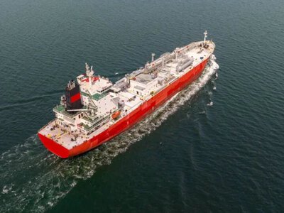 Иран и Оман договорились создать временный коридор через Ормузский пролив