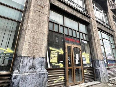 Во Львове отреставрируют бывшие железнодорожные кассы: там откроют книжный магазин