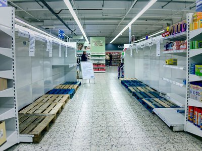 Товары исчезают с полок: что чаще всего покупают украинцы после обстрелов больших бизнесов