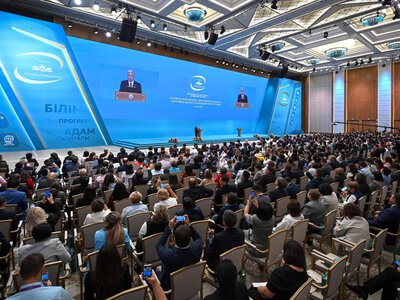 Глава государства поздравил педагогов с открытием традиционной Августовской конференции
