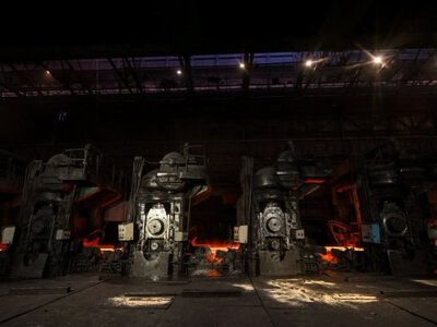 Россия снова ударила по Запорожстали пятью ракетами