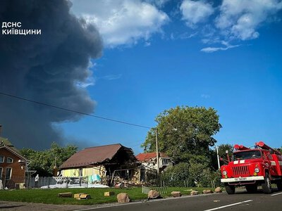 В Киевской области ликвидируют последствия атаки рф в 9 локациях — в ГСЧС показали кадры