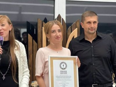 25 металлических гербов и более 60 видов минералов: мастерица из Хмельницкой области установила рекорд Европы