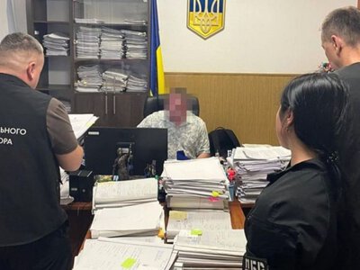 Брал деньги за удобные решения: главе суда из Киевской области объявили подозрение
