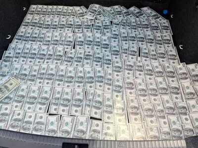 За 20 000 долларов обещали бронирование и выезд за границу - задержали волонтёра и сотрудницу Красного Креста