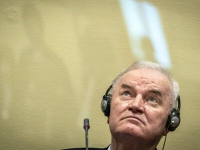 Осужденный за геноцид в Сребренице Ратко Младич умер в СИЗО Гааги