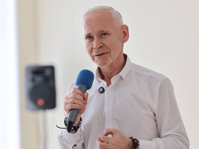 Наряду с приоритетным финансированием обороны нужно делать все, чтобы сохранить людей