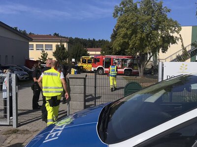  В Германии юноша совершил смертельное нападение в школе, среди жертв – ученица 